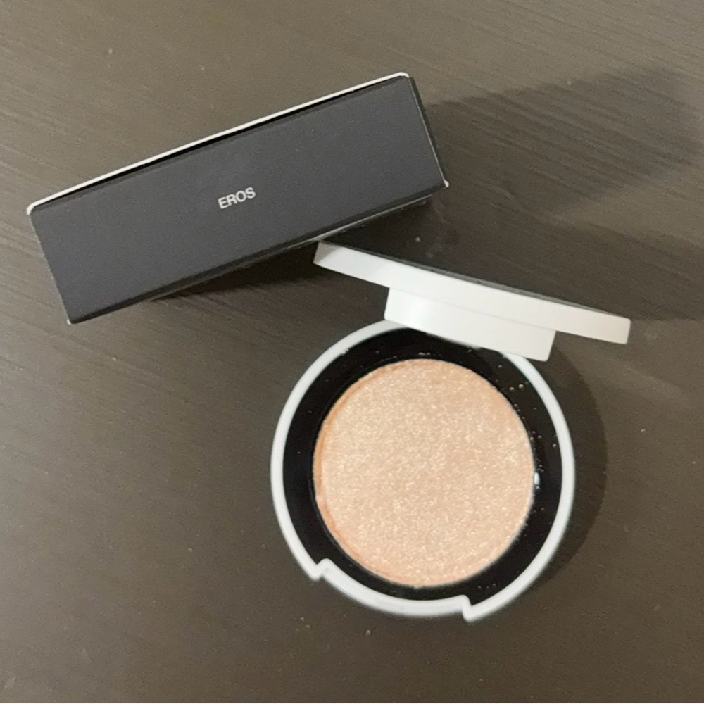 NARS Light Reflecting Luminizing Powder Eros - Picture 2 of 5